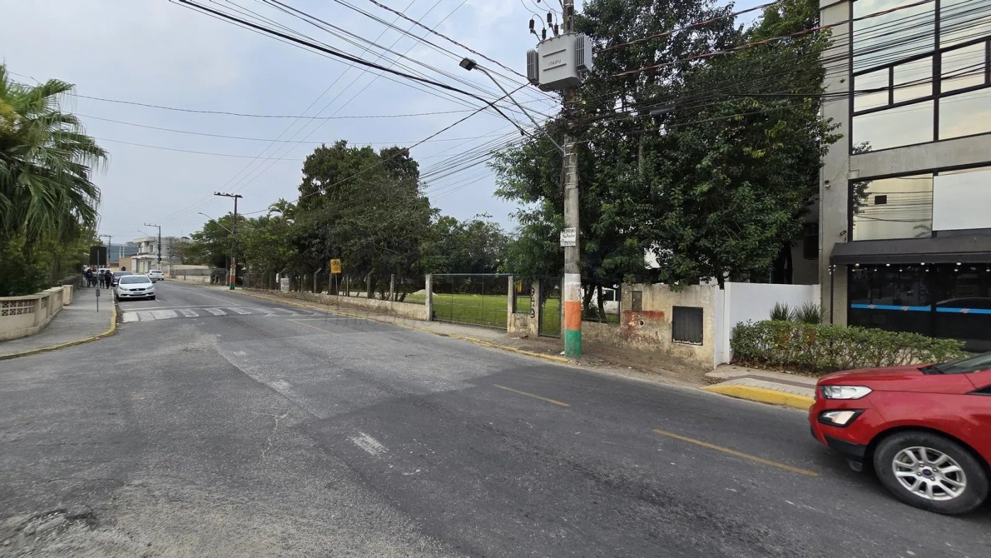 Terreno para Locação Anual no bairro Centro em Camboriú