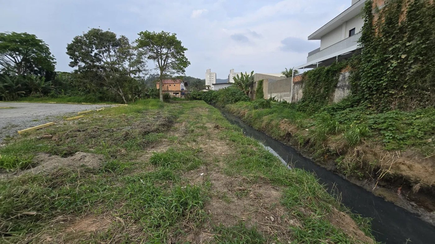 Terreno para Locação Anual no bairro Centro em Camboriú