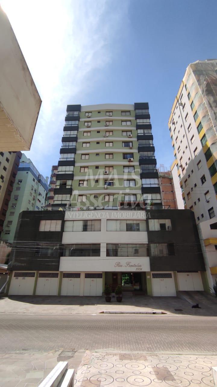 Apartamento mobiliado de 03 dormitórios no Centro de Torres