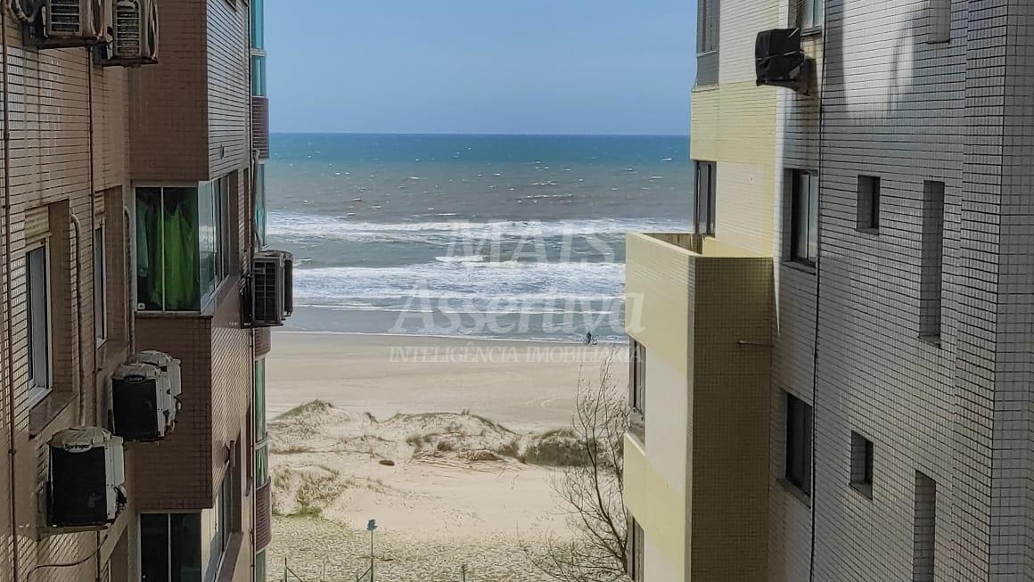 Apartamento mobiliado de 03 dormitórios no Centro de Torres