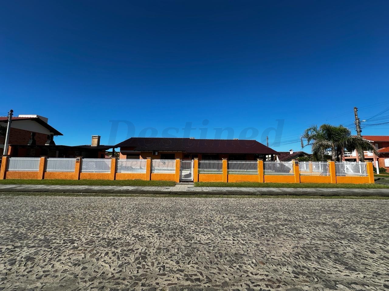 Casa 05 dormitórios para venda em Xangrilá