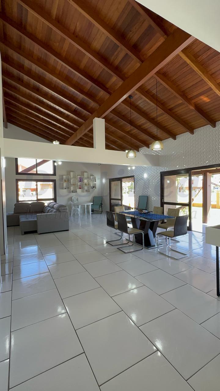 Casa 05 dormitórios para venda em Xangrilá
