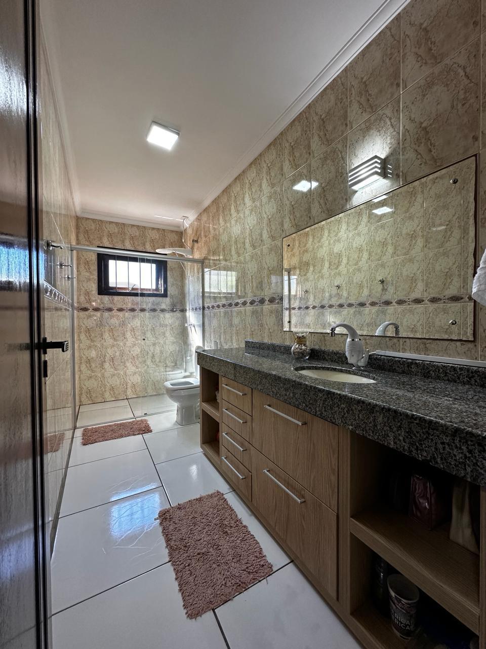 Casa 05 dormitórios para venda em Xangrilá