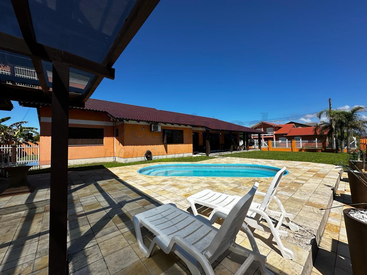 Casa 05 dormitórios para venda em Xangrilá