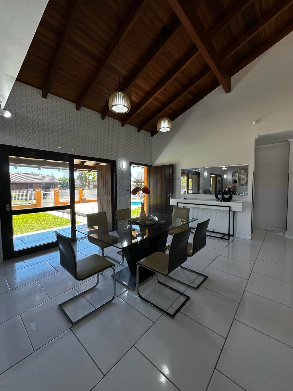 Casa 05 dormitórios para venda em Xangrilá