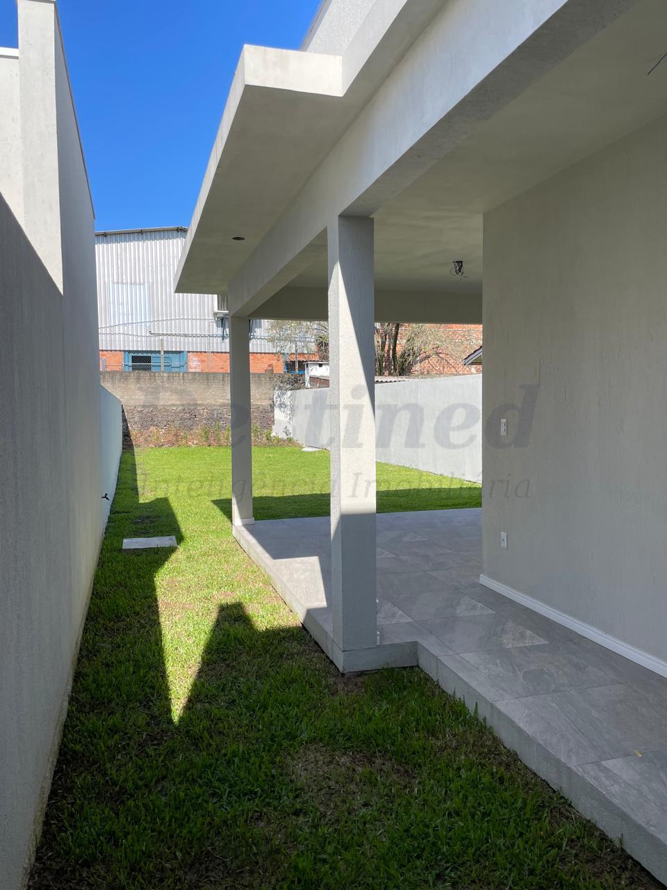 Casa 03 dormitórios para venda em Novo Hamburgo