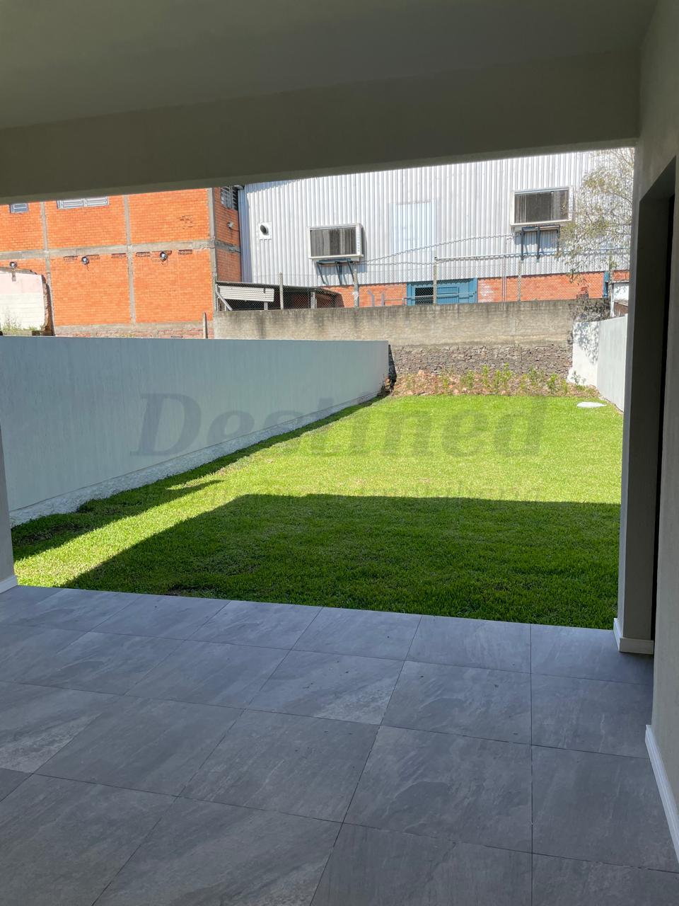 Casa 03 dormitórios para venda em Novo Hamburgo