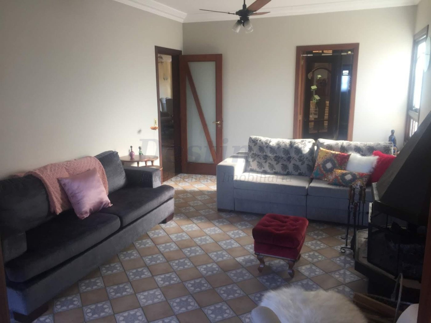 Excelente casa residencial e comercial muito bem localizada na Av Pedro Adams Filho 