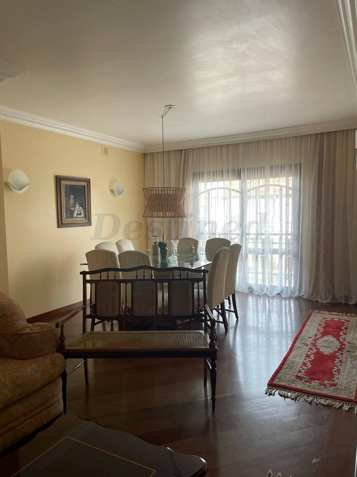 Excelente casa residencial e comercial muito bem localizada na Av Pedro Adams Filho 