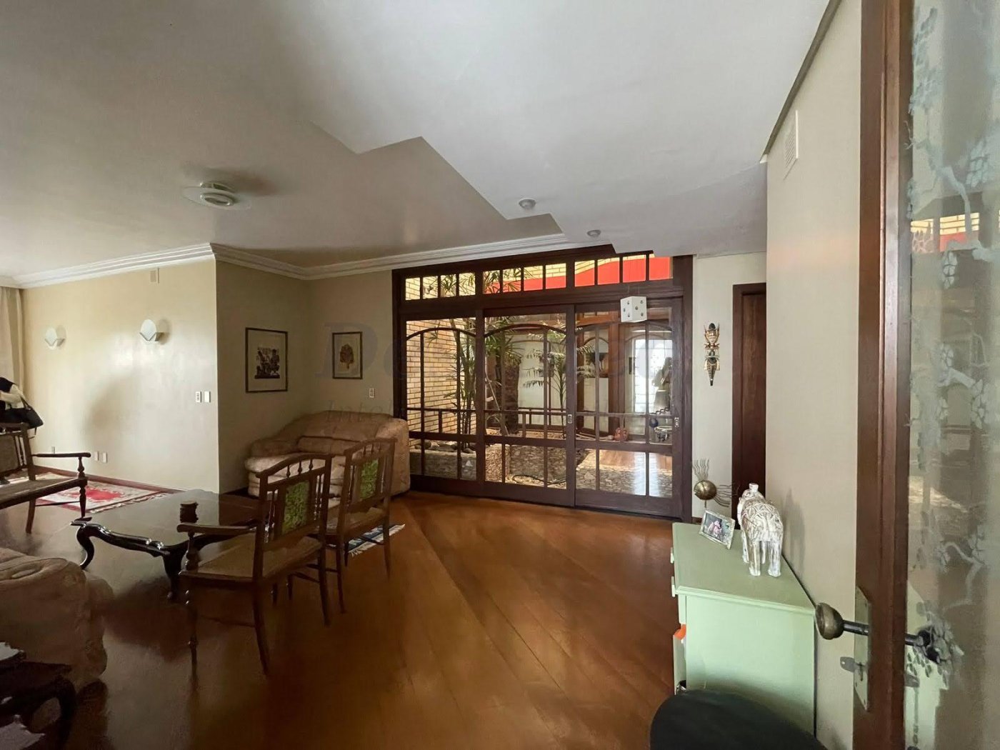 Excelente casa residencial e comercial muito bem localizada na Av Pedro Adams Filho 