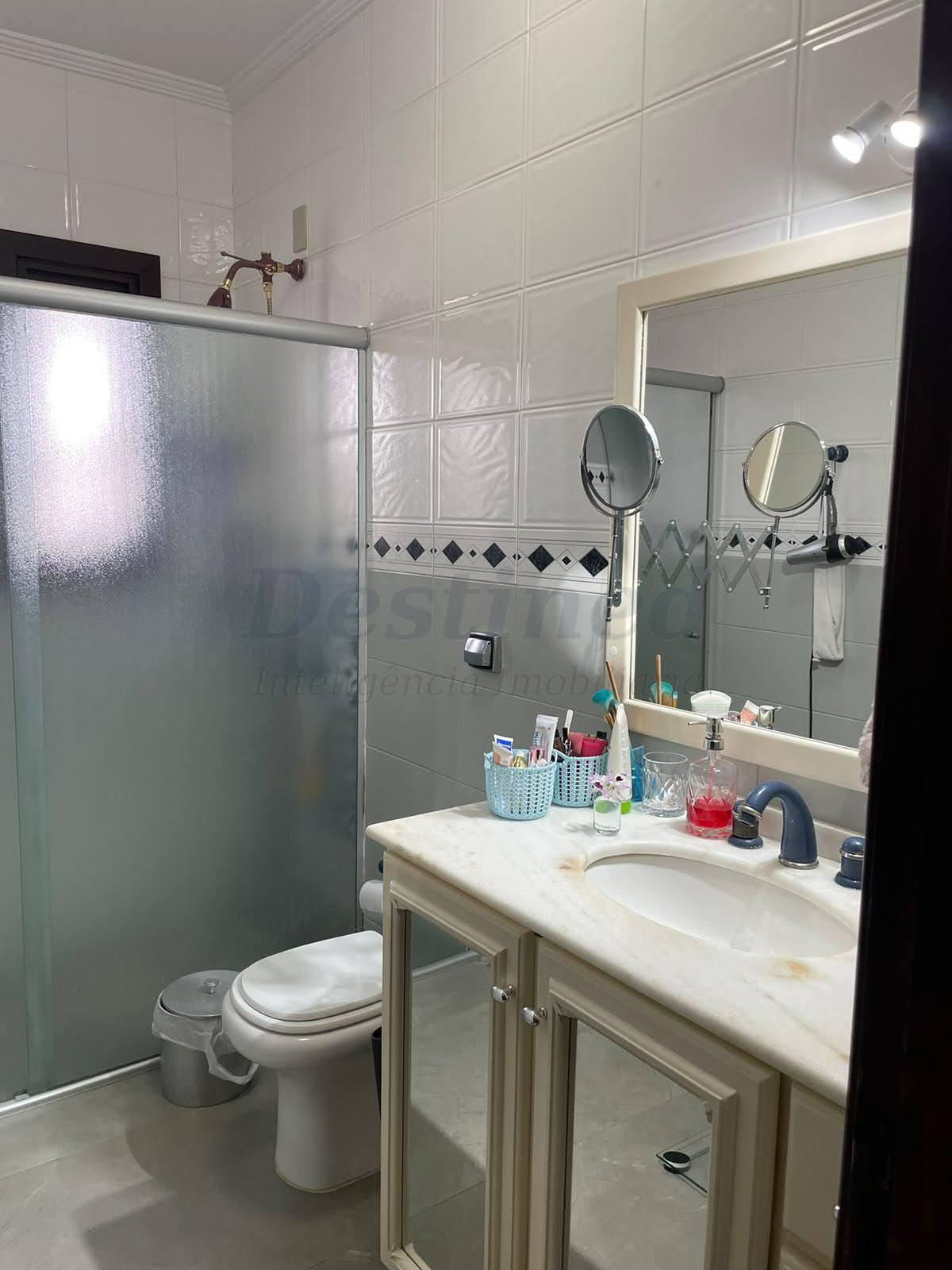 Excelente casa residencial e comercial muito bem localizada na Av Pedro Adams Filho 