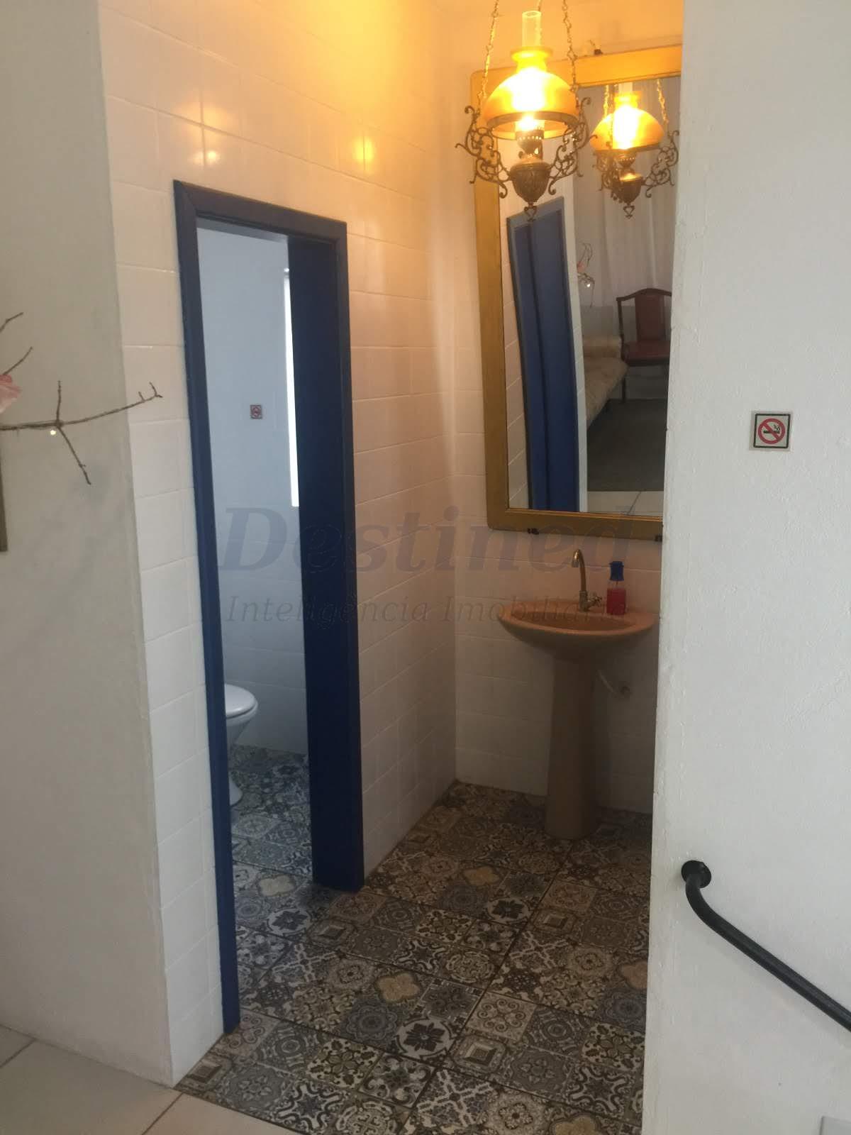 Excelente casa residencial e comercial muito bem localizada na Av Pedro Adams Filho 