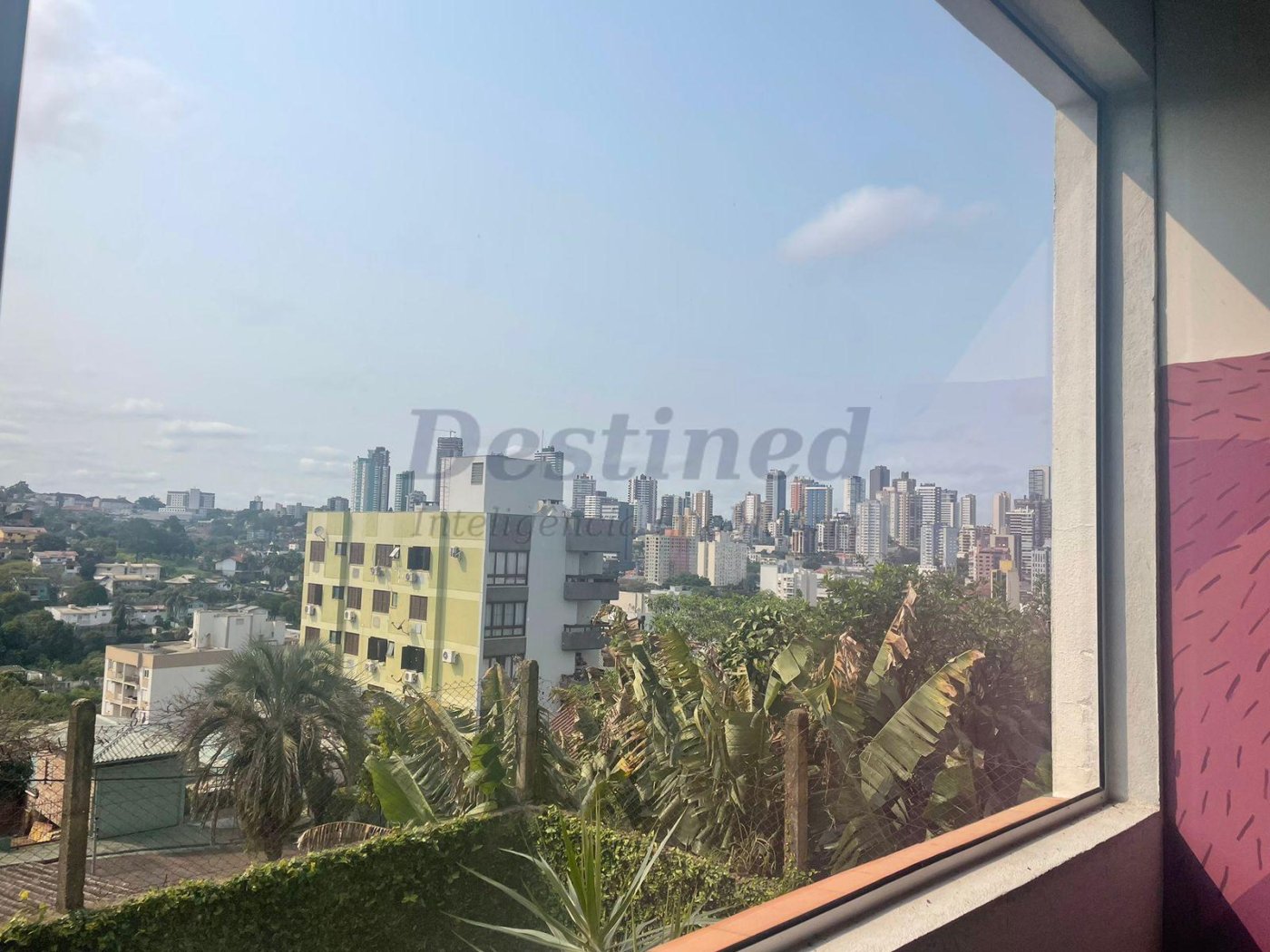 Prédio Comercial para Locação Anual, muito bem localizado na Av Pedro Adams Filho 