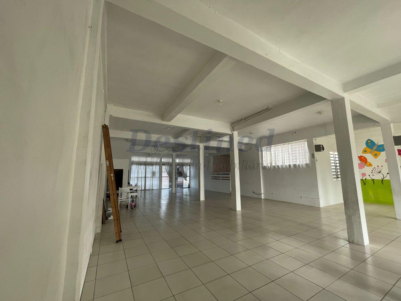 Prédio Comercial para Locação Anual, muito bem localizado na Av Pedro Adams Filho 