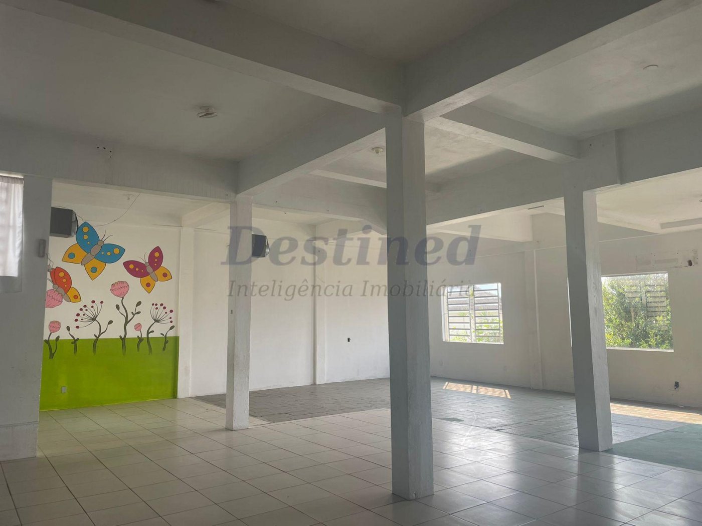 Prédio Comercial para Locação Anual, muito bem localizado na Av Pedro Adams Filho 