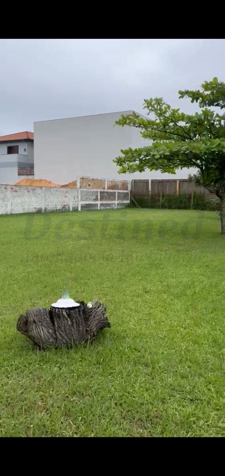 Oportunidade única casa com terreno de 720m²  a venda em Capão da Canoa
