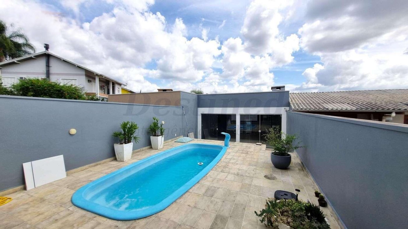 Casa com piscina para venda no Bairro Imigrante em Campo Bom