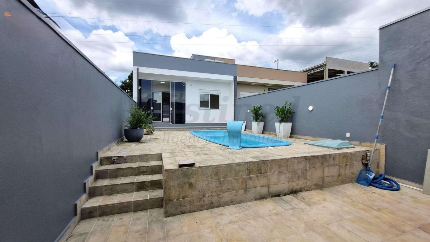 Casa com piscina para venda no Bairro Imigrante em Campo Bom