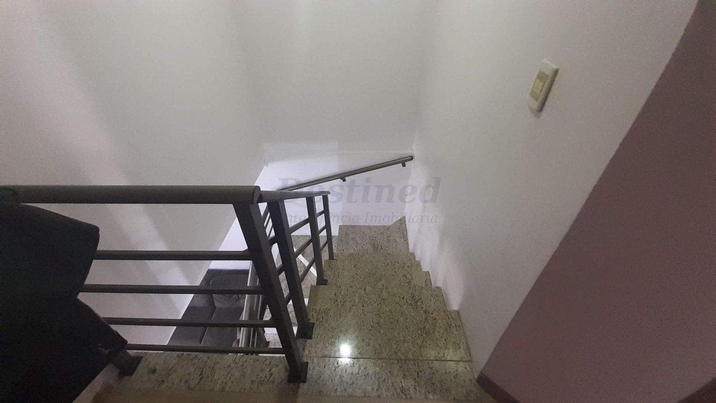 Sobrado 4 quartos para Venda no bairro Mato Grande em Canoas