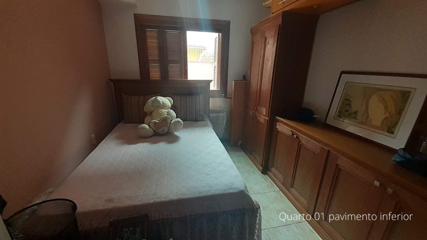 Sobrado 4 quartos para Venda no bairro Mato Grande em Canoas