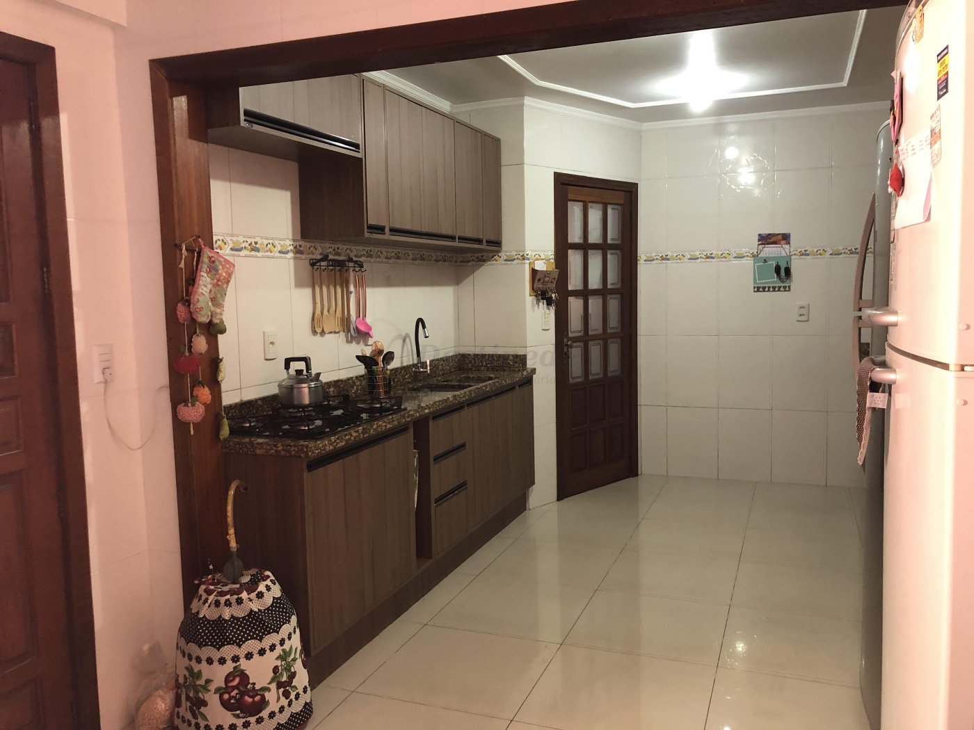 Sobrado 4 quartos para Venda no bairro Mato Grande em Canoas