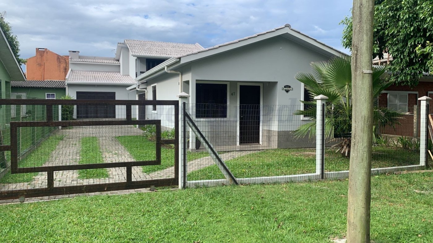 Casa 5 quartos para Venda no bairro Atlântico em Arroio do Sal