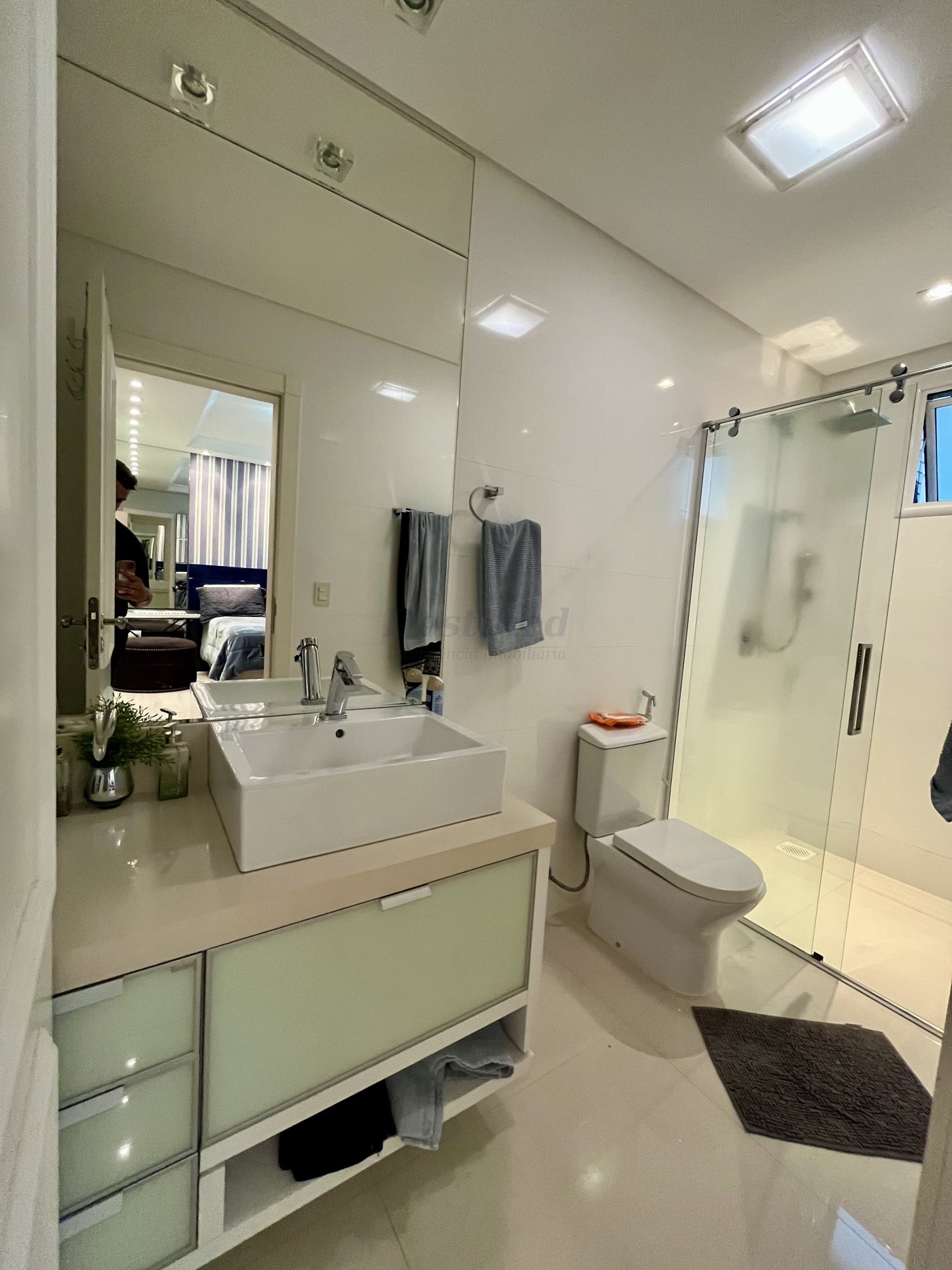 Apartamento 4 suítes para Venda no bairro meia praia em Itapema