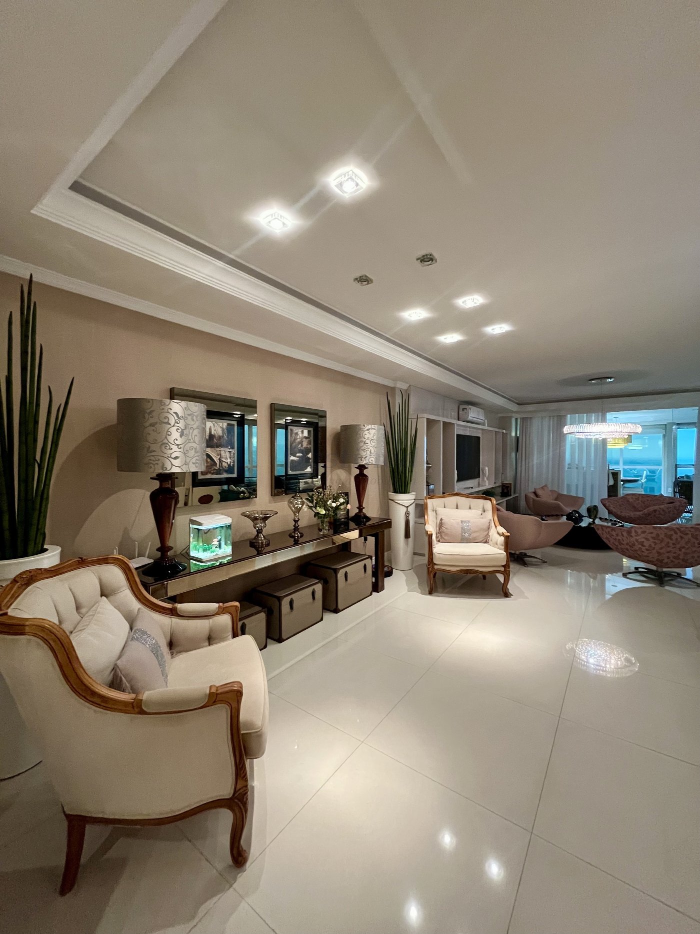 Apartamento 4 suítes para Venda no bairro meia praia em Itapema
