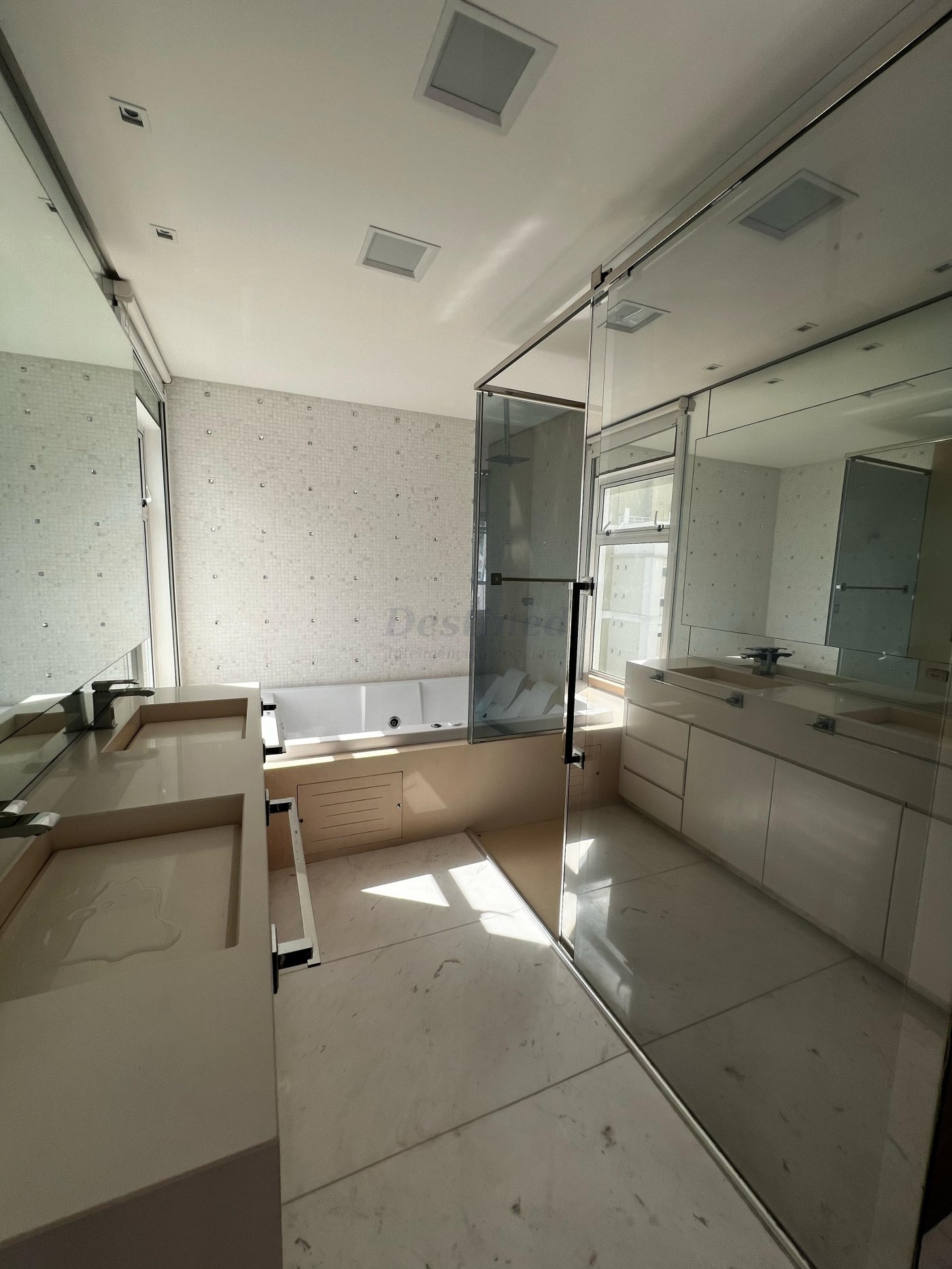 Apartamento 4 suítes para Venda no bairro Centro em Balneário Camboriú