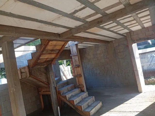 Sobrado com 2 suítes para Venda no bairro Leodoro de Azevedo em Canela