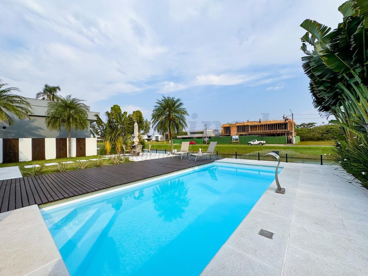 Casa 3 suítes para Locação Anual em Torres