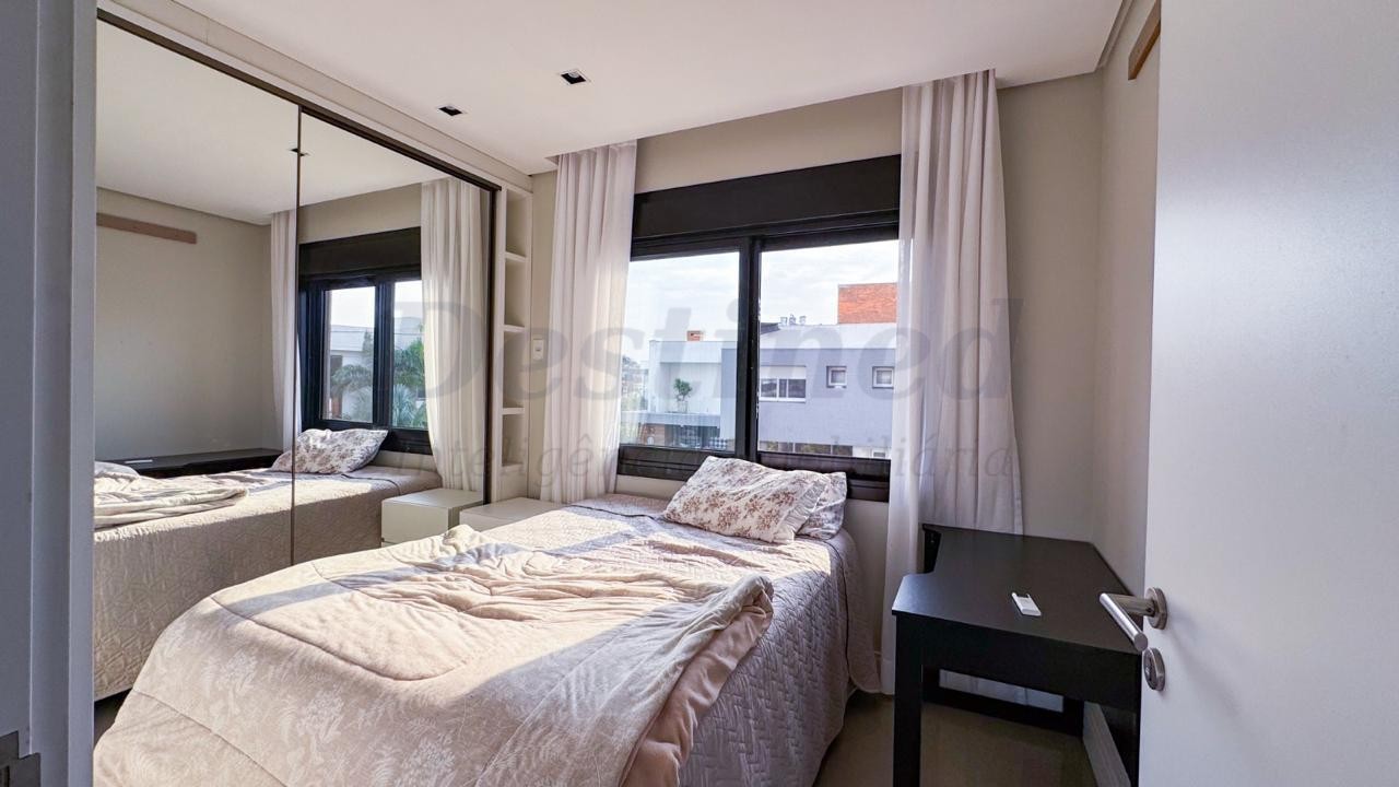 Casa 3 suítes para Locação Anual em Torres